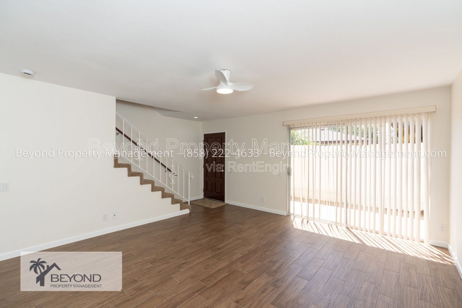 VISTA LIVING AT ITS BEST! RENOVATED 2-BEDROOM CONDO WITH PRIVATE PATIO !! PETS WELCOME!! property image
