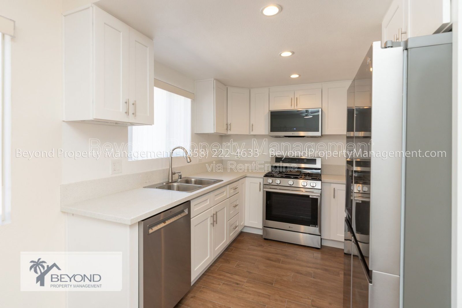 VISTA LIVING AT ITS BEST! RENOVATED 2-BEDROOM CONDO WITH PRIVATE PATIO !! PETS WELCOME!! property image