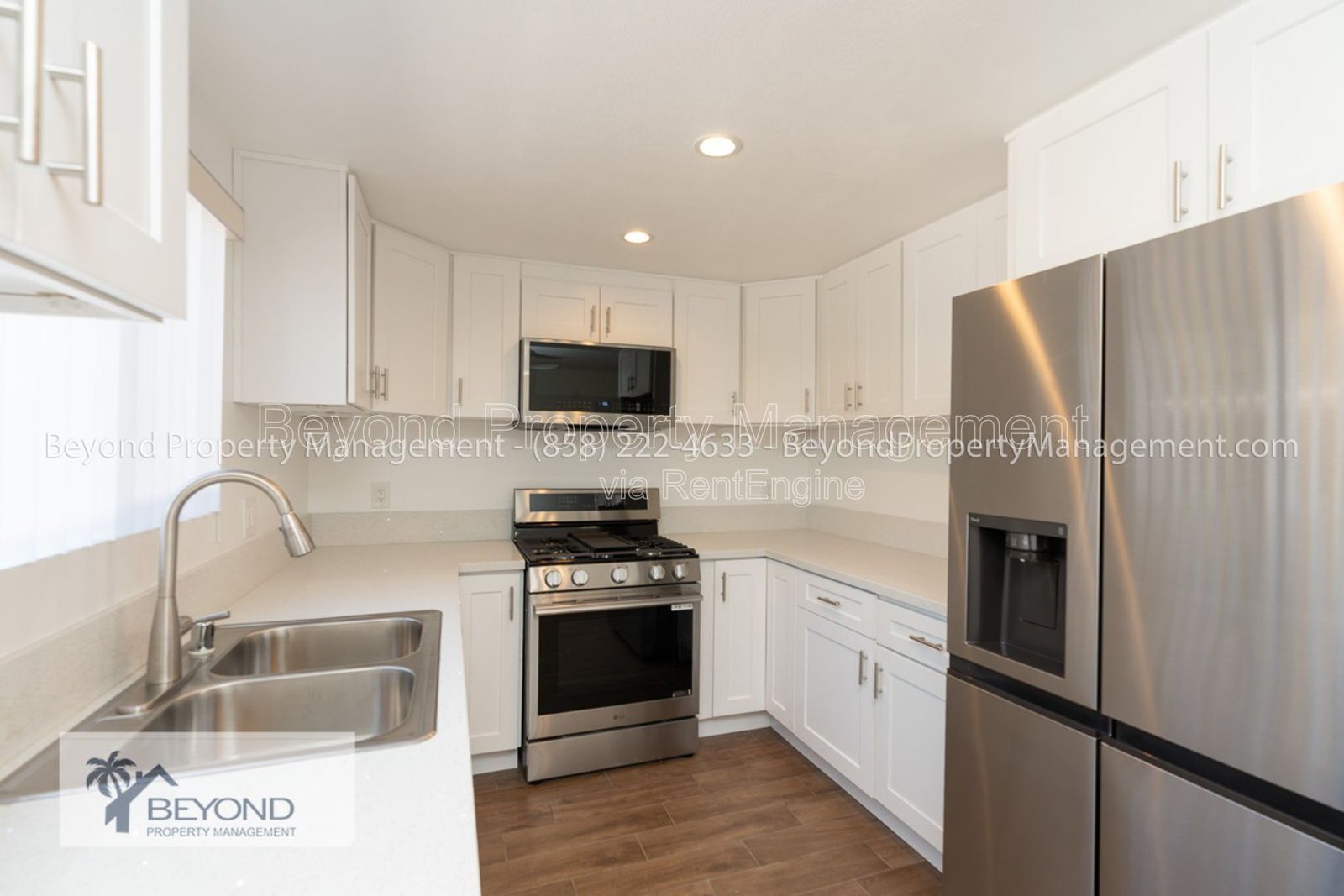 VISTA LIVING AT ITS BEST! RENOVATED 2-BEDROOM CONDO WITH PRIVATE PATIO !! PETS WELCOME!! property image