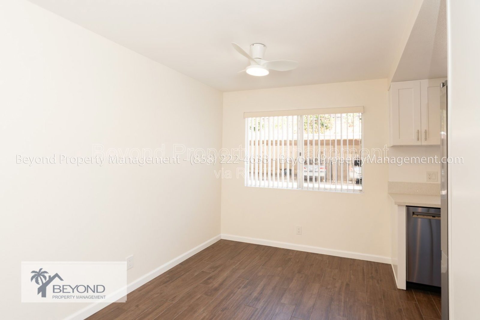 VISTA LIVING AT ITS BEST! RENOVATED 2-BEDROOM CONDO WITH PRIVATE PATIO !! PETS WELCOME!! property image