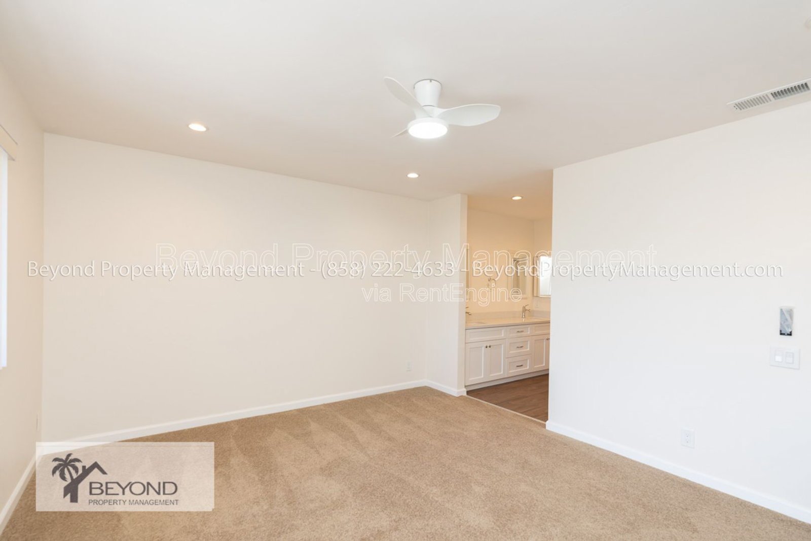 VISTA LIVING AT ITS BEST! RENOVATED 2-BEDROOM CONDO WITH PRIVATE PATIO !! PETS WELCOME!! property image