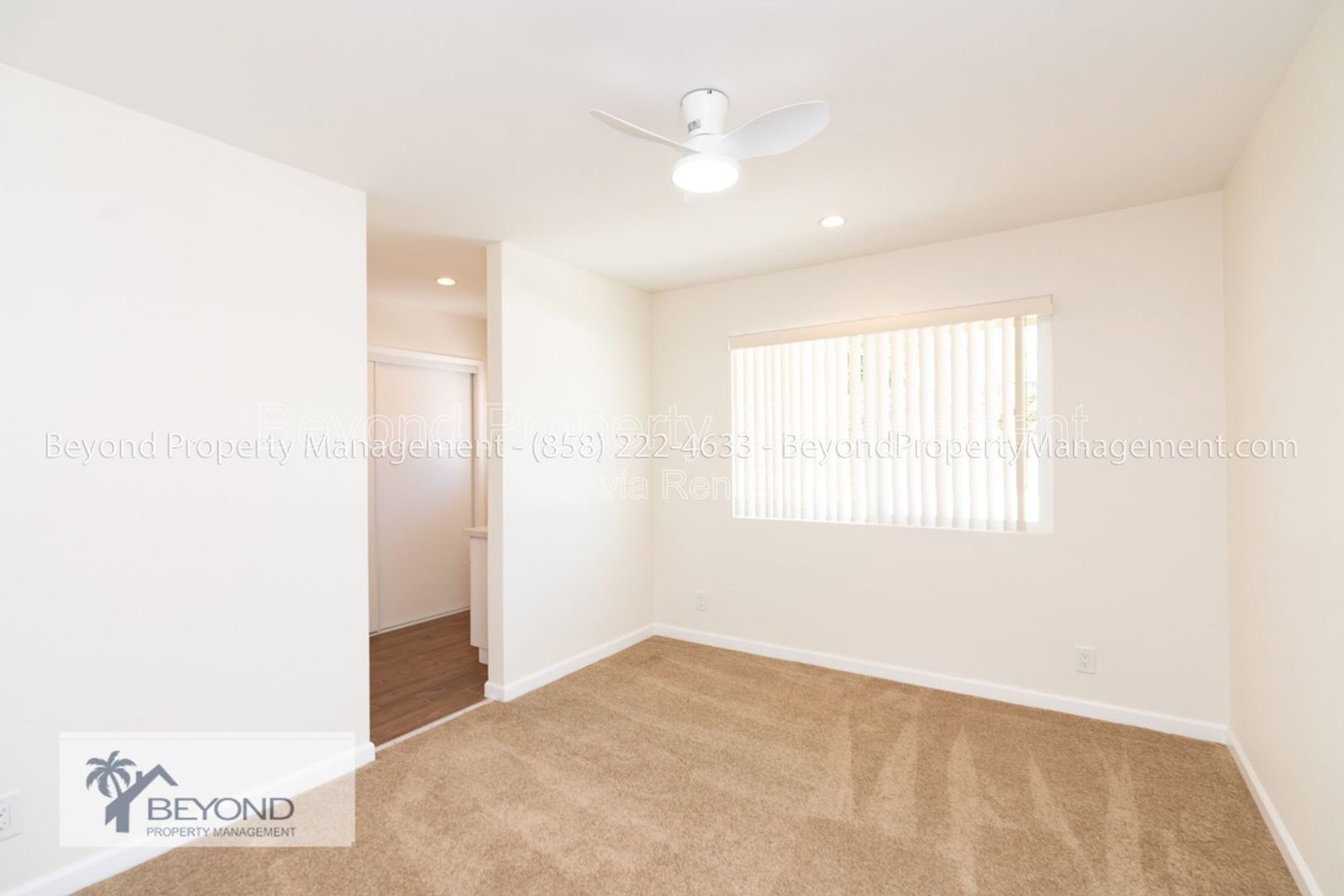 VISTA LIVING AT ITS BEST! RENOVATED 2-BEDROOM CONDO WITH PRIVATE PATIO !! PETS WELCOME!! property image
