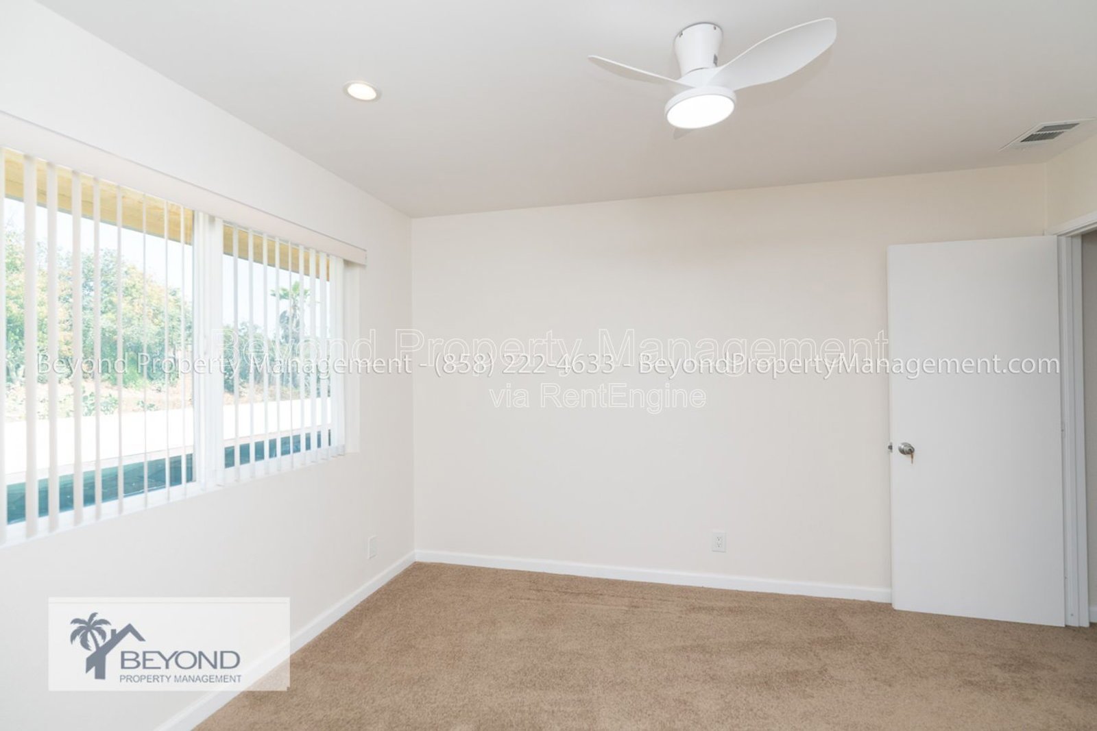 VISTA LIVING AT ITS BEST! RENOVATED 2-BEDROOM CONDO WITH PRIVATE PATIO !! PETS WELCOME!! property image