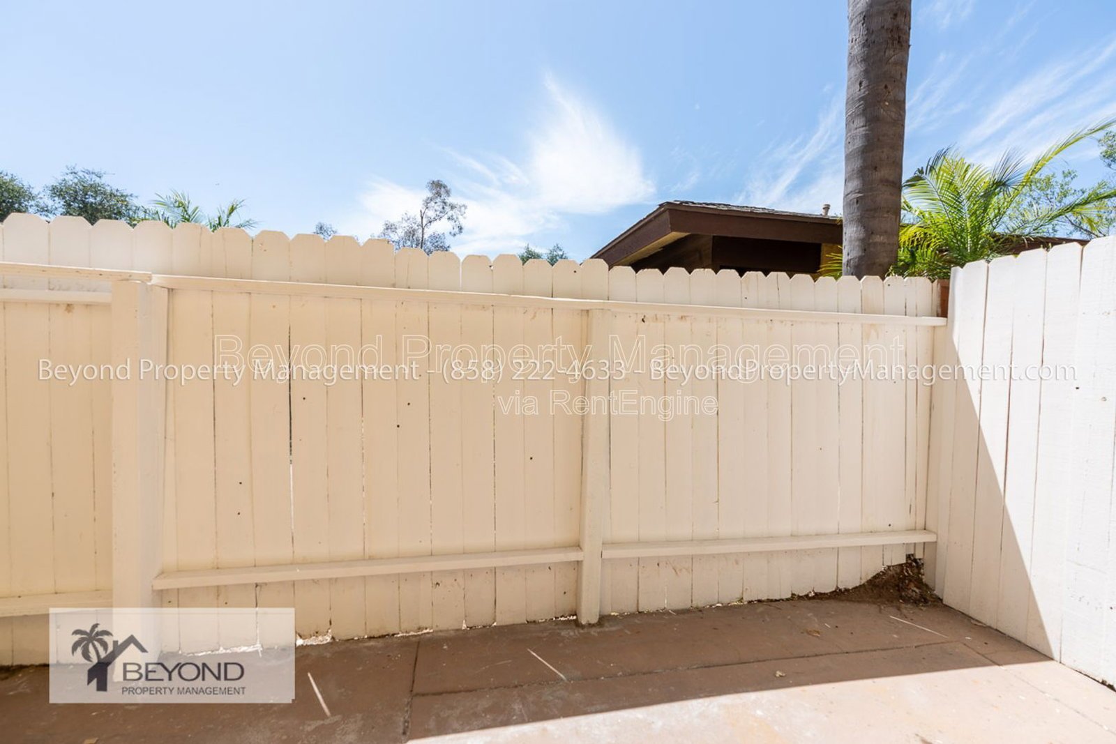 VISTA LIVING AT ITS BEST! RENOVATED 2-BEDROOM CONDO WITH PRIVATE PATIO !! PETS WELCOME!! property image