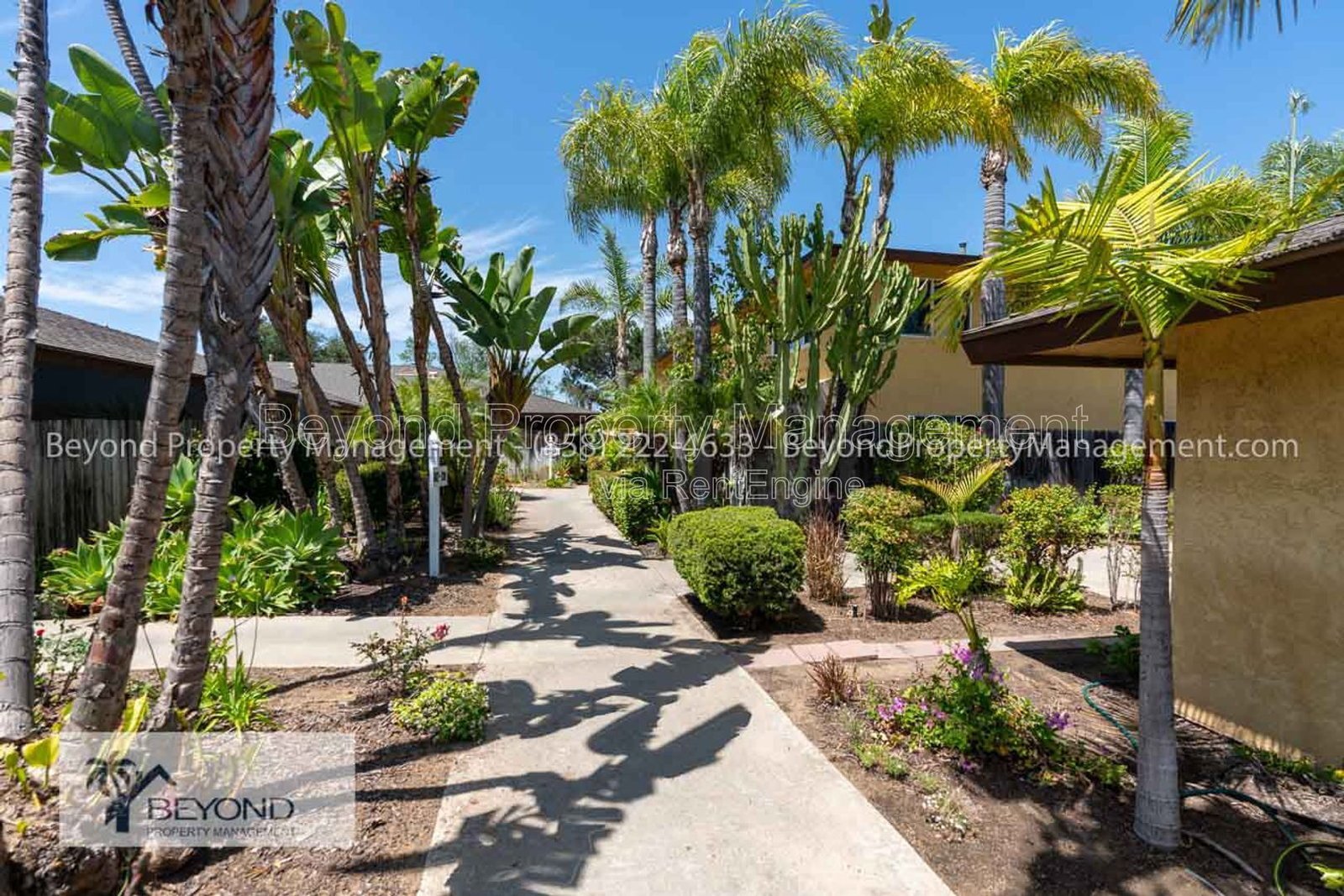 VISTA LIVING AT ITS BEST! RENOVATED 2-BEDROOM CONDO WITH PRIVATE PATIO !! PETS WELCOME!! property image