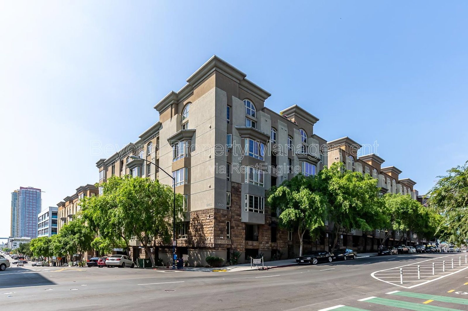 ONE MONTH FREE RENT !!!PET-FRIENDLY!!! STUNNING LOFT!!! DEDICATED PARKING SPACE , GREAT LOCATION !!!! property image
