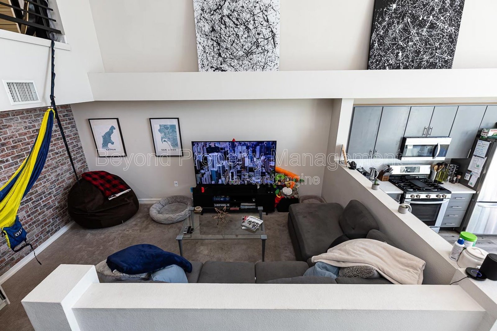 ONE MONTH FREE RENT !!!PET-FRIENDLY!!! STUNNING LOFT!!! DEDICATED PARKING SPACE , GREAT LOCATION !!!! property image