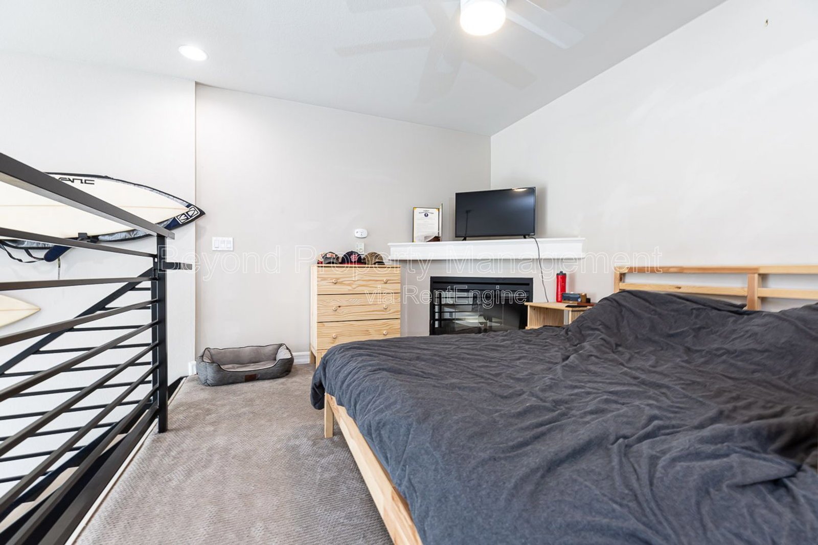 ONE MONTH FREE RENT !!!PET-FRIENDLY!!! STUNNING LOFT!!! DEDICATED PARKING SPACE , GREAT LOCATION !!!! property image