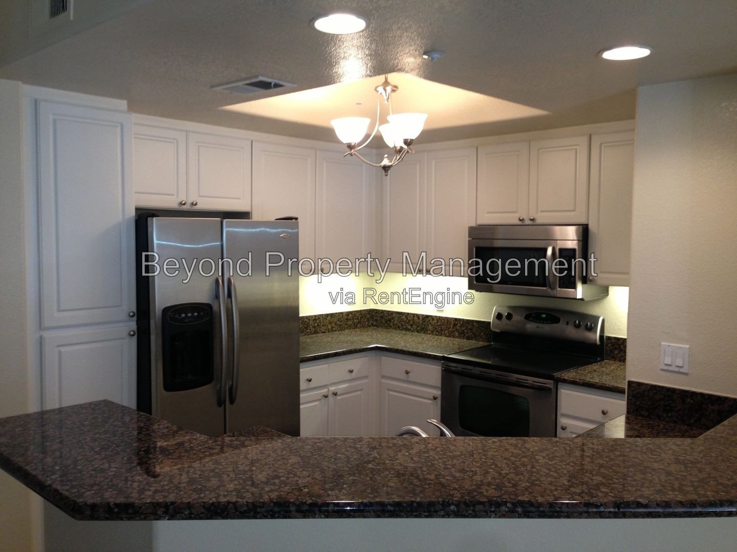 *** STUNNING LA JOLLA CONDO!!! LOVELY UPGRADES! CENTRALLY LOCATED!! *** property image