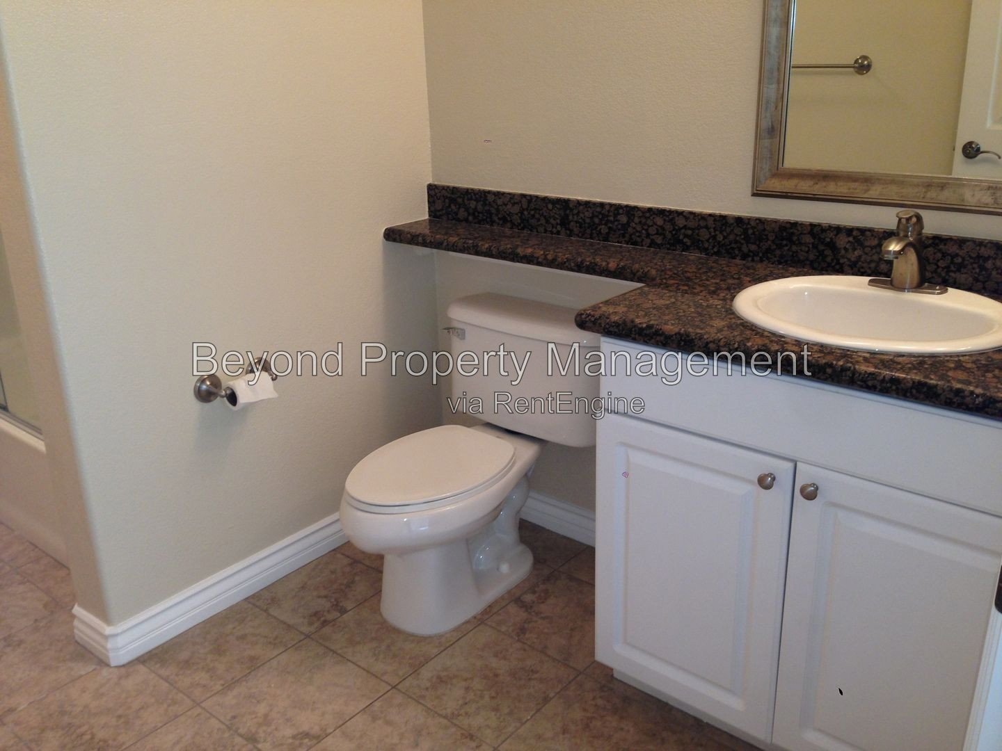 *** STUNNING LA JOLLA CONDO!!! LOVELY UPGRADES! CENTRALLY LOCATED!! *** property image