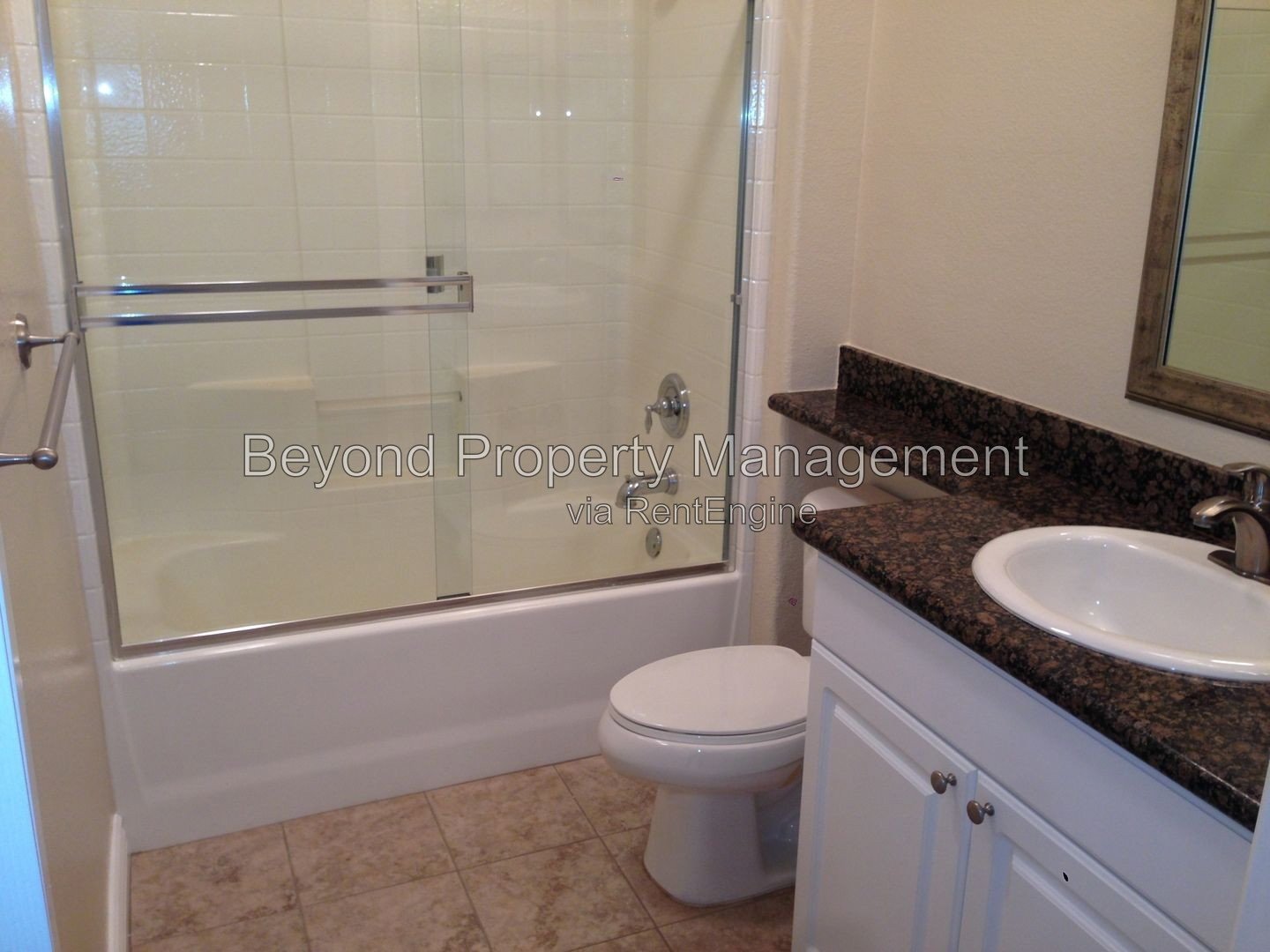 *** STUNNING LA JOLLA CONDO!!! LOVELY UPGRADES! CENTRALLY LOCATED!! *** property image
