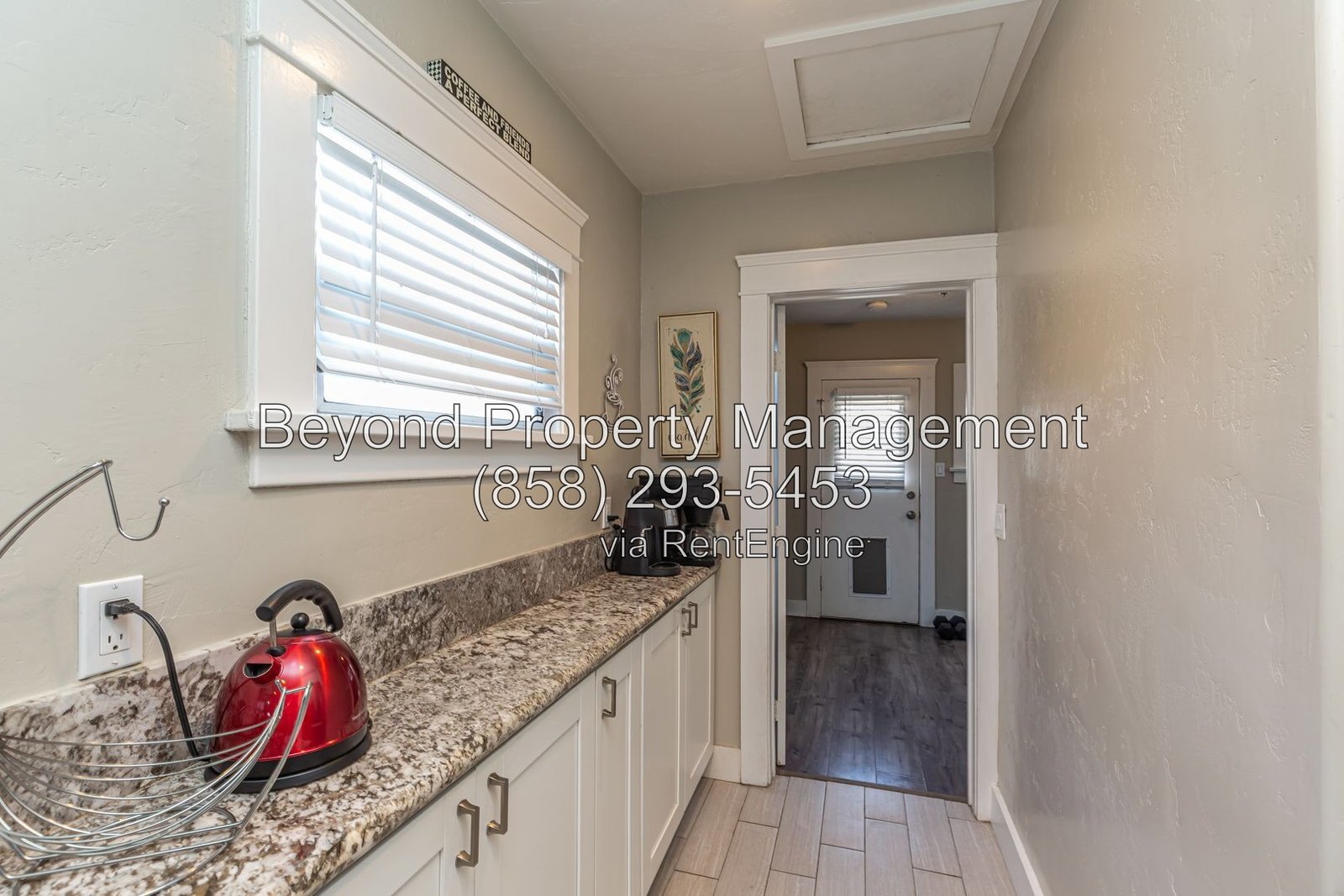 CHARMING & UPGRADED !!!NORMAL HEIGHTS 2 BED 1 BATH CHALET!!! PET FRIENDLY! property image
